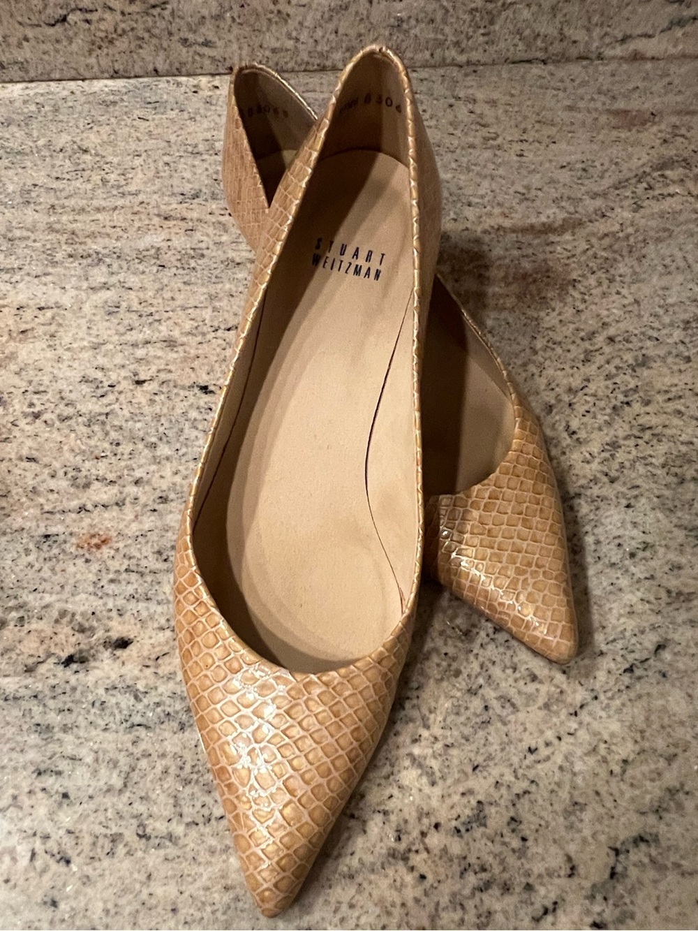 Stuart Weitzman Vintage Tan Croc-Embossed Pointed Toe Flats Size 7.5